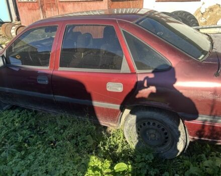 Красный Опель Вектра, объемом двигателя 1.7 л и пробегом 300 тыс. км за 600 $, фото 4 на Automoto.ua