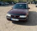 Красный Опель Вектра, объемом двигателя 1.6 л и пробегом 300 тыс. км за 1600 $, фото 1 на Automoto.ua