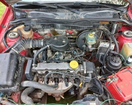 Червоний Опель Вектра, об'ємом двигуна 0.16 л та пробігом 278 тис. км за 1850 $, фото 2 на Automoto.ua