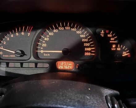 Червоний Опель Вектра, об'ємом двигуна 2 л та пробігом 267 тис. км за 2500 $, фото 8 на Automoto.ua