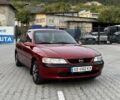 Красный Опель Вектра, объемом двигателя 1.6 л и пробегом 200 тыс. км за 2100 $, фото 1 на Automoto.ua