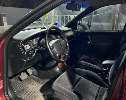 Червоний Опель Вектра, об'ємом двигуна 2 л та пробігом 267 тис. км за 2500 $, фото 6 на Automoto.ua