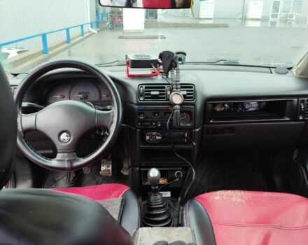 Красный Опель Вектра, объемом двигателя 1.6 л и пробегом 200 тыс. км за 600 $, фото 5 на Automoto.ua