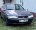 Красный Опель Вектра, объемом двигателя 1.8 л и пробегом 280 тыс. км за 900 $, фото 1 на Automoto.ua