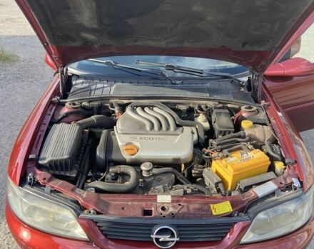 Червоний Опель Вектра, об'ємом двигуна 1.6 л та пробігом 400 тис. км за 2400 $, фото 6 на Automoto.ua