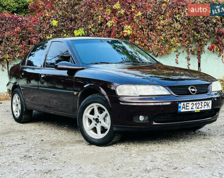 Опель Вектра 1997 в Каменское - Днепродзержинск на Automoto.ua Красный Опель Вектра, объемом двигателя 1.78 л и пробегом 350 тыс. км за 3499 $, фото 6 на Automoto.ua