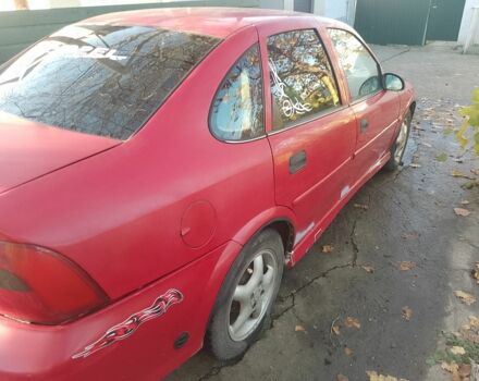 Червоний Опель Вектра, об'ємом двигуна 1.6 л та пробігом 216 тис. км за 2000 $, фото 2 на Automoto.ua