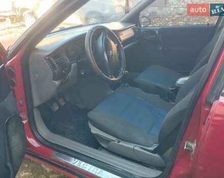 Червоний Опель Вектра, об'ємом двигуна 1.6 л та пробігом 330 тис. км за 1700 $, фото 3 на Automoto.ua