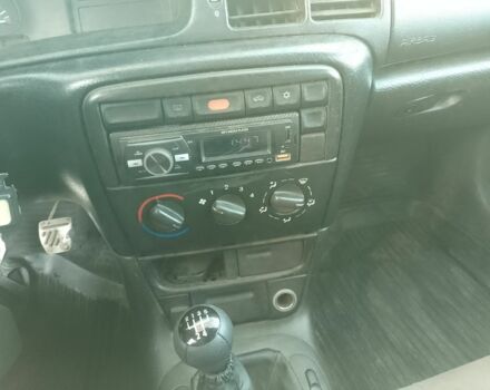 Червоний Опель Вектра, об'ємом двигуна 1.6 л та пробігом 216 тис. км за 2000 $, фото 7 на Automoto.ua