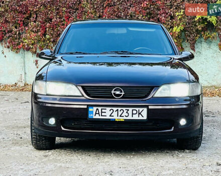 Опель Вектра 1997 в Каменское - Днепродзержинск на Automoto.ua Красный Опель Вектра, объемом двигателя 1.78 л и пробегом 350 тыс. км за 3499 $, фото 1 на Automoto.ua