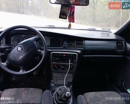 Красный Опель Вектра, объемом двигателя 1.8 л и пробегом 404 тыс. км за 2200 $, фото 10 на Automoto.ua