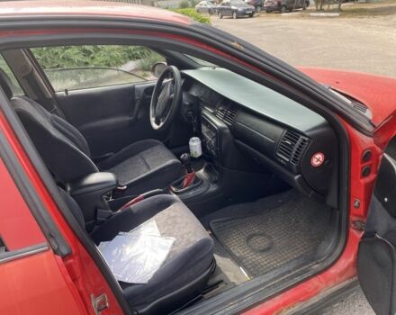 Червоний Опель Вектра, об'ємом двигуна 0 л та пробігом 250 тис. км за 900 $, фото 4 на Automoto.ua