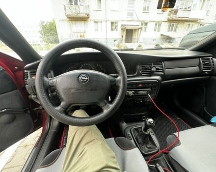 Красный Опель Вектра, объемом двигателя 1.8 л и пробегом 367 тыс. км за 2300 $, фото 6 на Automoto.ua