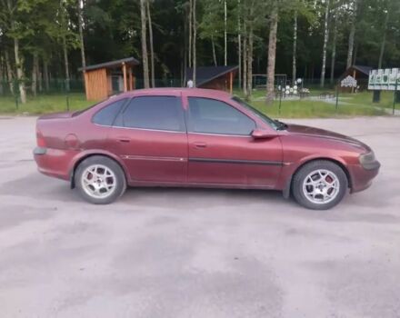 Красный Опель Вектра, объемом двигателя 1.8 л и пробегом 410 тыс. км за 2000 $, фото 2 на Automoto.ua