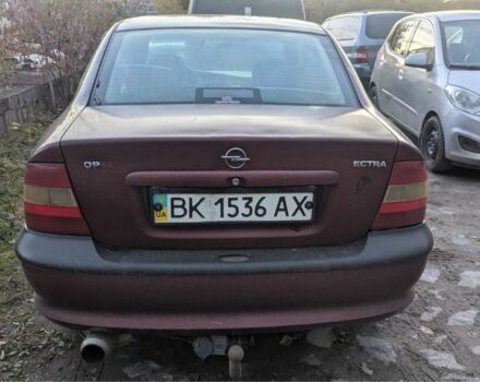Красный Опель Вектра, объемом двигателя 1.8 л и пробегом 220 тыс. км за 950 $, фото 6 на Automoto.ua