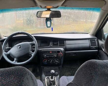 Красный Опель Вектра, объемом двигателя 1.6 л и пробегом 360 тыс. км за 2100 $, фото 3 на Automoto.ua