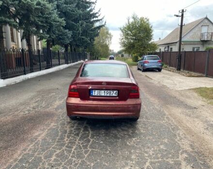 Красный Опель Вектра, объемом двигателя 1.8 л и пробегом 275 тыс. км за 1250 $, фото 4 на Automoto.ua