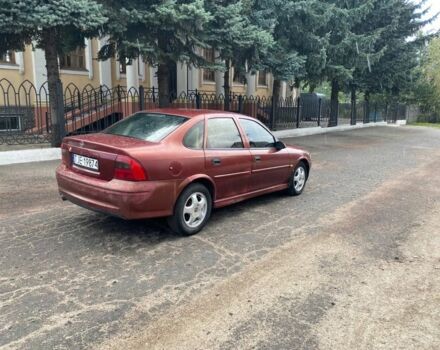 Красный Опель Вектра, объемом двигателя 1.8 л и пробегом 275 тыс. км за 1250 $, фото 3 на Automoto.ua