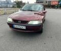 Красный Опель Вектра, объемом двигателя 1.6 л и пробегом 265 тыс. км за 3300 $, фото 1 на Automoto.ua
