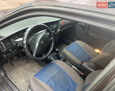 Красный Опель Вектра, объемом двигателя 2 л и пробегом 396 тыс. км за 2500 $, фото 5 на Automoto.ua