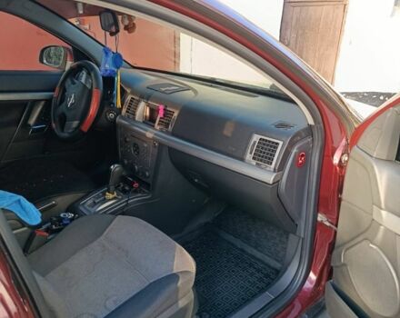 Красный Опель Вектра, объемом двигателя 2 л и пробегом 394 тыс. км за 2000 $, фото 2 на Automoto.ua