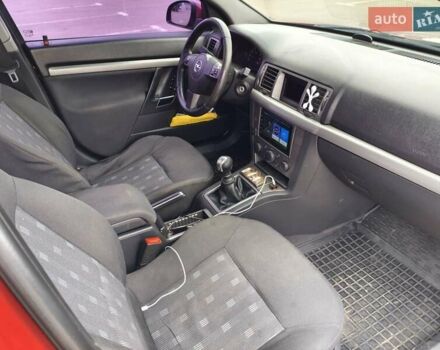Красный Опель Вектра, объемом двигателя 2.2 л и пробегом 280 тыс. км за 4999 $, фото 7 на Automoto.ua