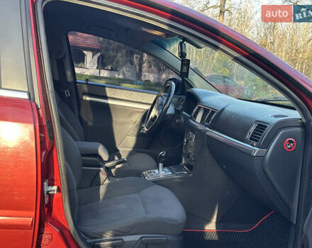 Червоний Опель Вектра, об'ємом двигуна 1.8 л та пробігом 227 тис. км за 3999 $, фото 12 на Automoto.ua
