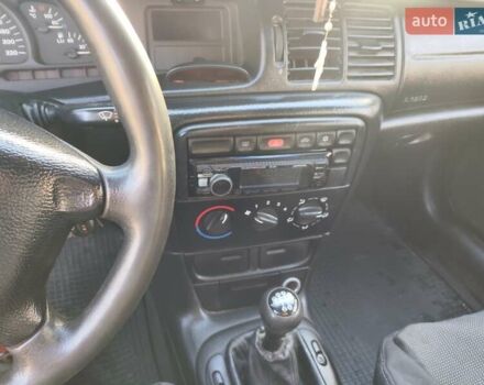 Червоний Опель Вектра, об'ємом двигуна 1.6 л та пробігом 285 тис. км за 1249 $, фото 12 на Automoto.ua