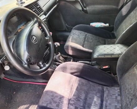 Червоний Опель Вектра, об'ємом двигуна 2 л та пробігом 323 тис. км за 1400 $, фото 5 на Automoto.ua