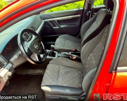 Красный Опель Вектра, объемом двигателя 2 л и пробегом 268 тыс. км за 3899 $, фото 5 на Automoto.ua