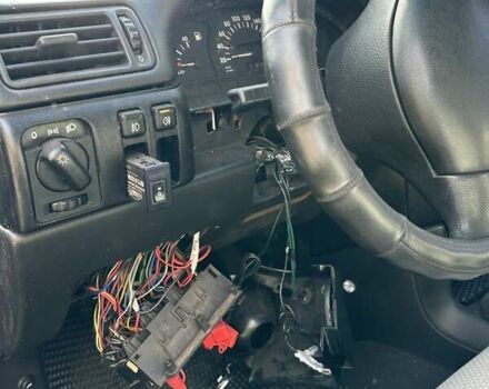 Красный Опель Вектра, объемом двигателя 1.6 л и пробегом 250 тыс. км за 1000 $, фото 6 на Automoto.ua