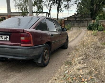 Красный Опель Вектра, объемом двигателя 1.8 л и пробегом 200 тыс. км за 800 $, фото 3 на Automoto.ua