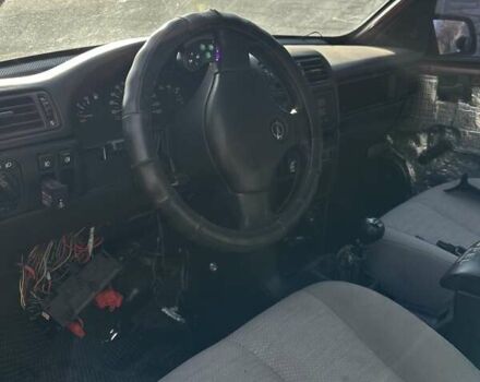 Красный Опель Вектра, объемом двигателя 1.6 л и пробегом 250 тыс. км за 1000 $, фото 4 на Automoto.ua