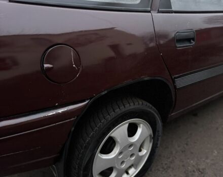 Красный Опель Вектра, объемом двигателя 1.6 л и пробегом 250 тыс. км за 1350 $, фото 9 на Automoto.ua