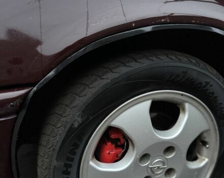 Красный Опель Вектра, объемом двигателя 1.6 л и пробегом 250 тыс. км за 1350 $, фото 4 на Automoto.ua