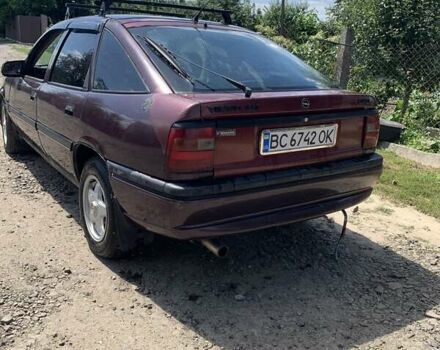 Красный Опель Вектра, объемом двигателя 1.8 л и пробегом 320 тыс. км за 1250 $, фото 2 на Automoto.ua