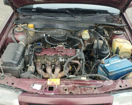 Червоний Опель Вектра, об'ємом двигуна 1.8 л та пробігом 200 тис. км за 1350 $, фото 5 на Automoto.ua