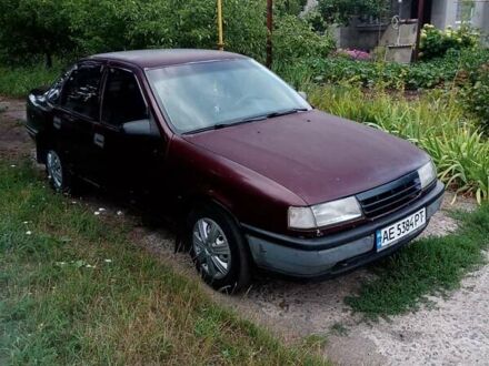 Красный Опель Вектра, объемом двигателя 1.7 л и пробегом 355 тыс. км за 1550 $, фото 1 на Automoto.ua