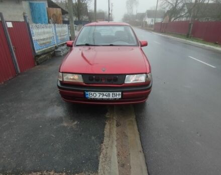 Красный Опель Вектра, объемом двигателя 1.7 л и пробегом 242 тыс. км за 1300 $, фото 1 на Automoto.ua