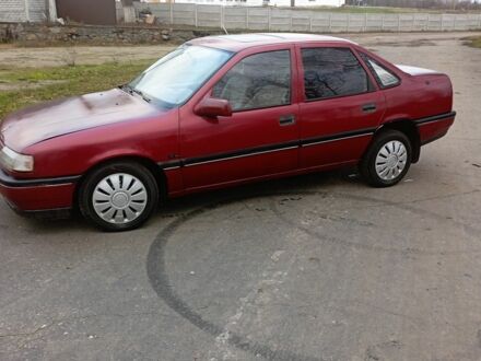 Красный Опель Вектра, объемом двигателя 1.8 л и пробегом 300 тыс. км за 1000 $, фото 1 на Automoto.ua