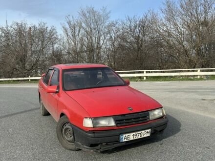 Красный Опель Вектра, объемом двигателя 1.6 л и пробегом 211 тыс. км за 799 $, фото 1 на Automoto.ua