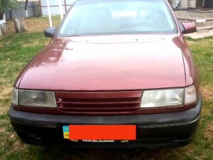 Красный Опель Вектра, объемом двигателя 1.6 л и пробегом 50 тыс. км за 1100 $, фото 1 на Automoto.ua