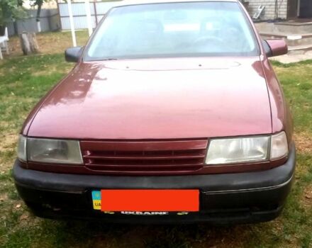 Красный Опель Вектра, объемом двигателя 1.6 л и пробегом 50 тыс. км за 1100 $, фото 1 на Automoto.ua