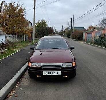 Красный Опель Вектра, объемом двигателя 2 л и пробегом 322 тыс. км за 1450 $, фото 1 на Automoto.ua