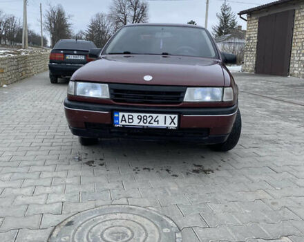 Красный Опель Вектра, объемом двигателя 1.6 л и пробегом 209 тыс. км за 1550 $, фото 1 на Automoto.ua
