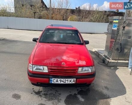 Красный Опель Вектра, объемом двигателя 1.8 л и пробегом 300 тыс. км за 1400 $, фото 1 на Automoto.ua