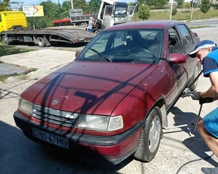 Красный Опель Вектра, объемом двигателя 1.7 л и пробегом 440 тыс. км за 1350 $, фото 1 на Automoto.ua