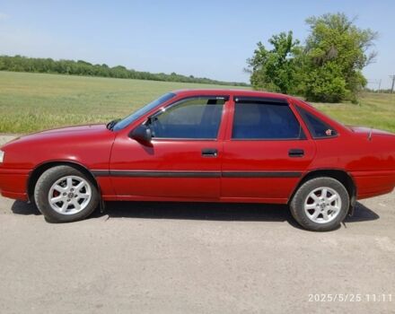 Красный Опель Вектра, объемом двигателя 1 л и пробегом 280 тыс. км за 2854 $, фото 1 на Automoto.ua