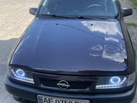 Опель Вектра 1993 в Харькове на Automoto.ua Красный Опель Вектра, объемом двигателя 2 л и пробегом 3 тыс. км за 3500 $, фото 1 на Automoto.ua