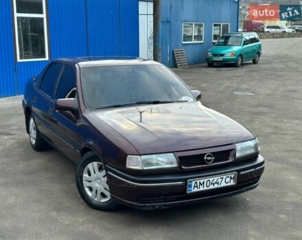 Красный Опель Вектра, объемом двигателя 1.8 л и пробегом 300 тыс. км за 1050 $, фото 1 на Automoto.ua